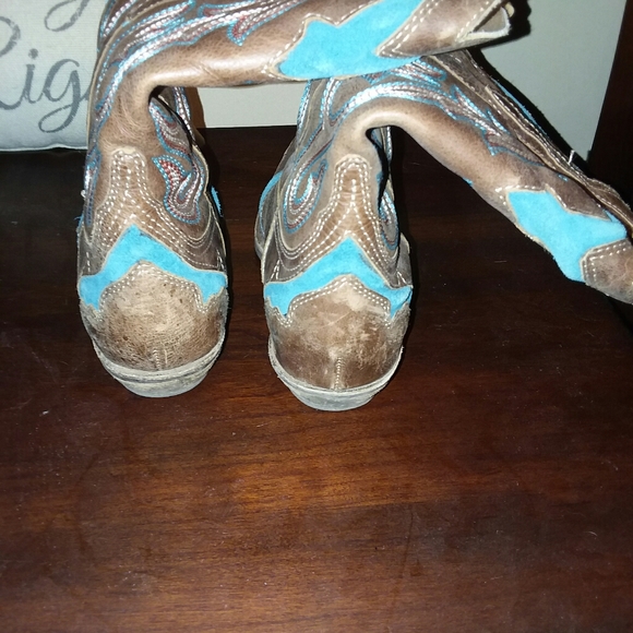 Boots - Picture 3 of 4